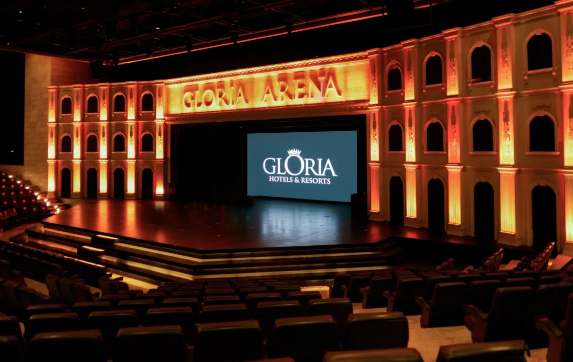 Gloria arena amphitheatre12 1