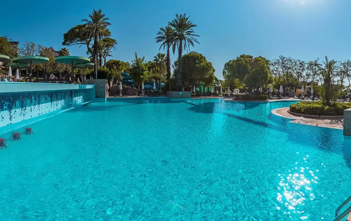 Mainpool9 verderesort h