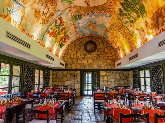 Restaurants, Cafés & Bars