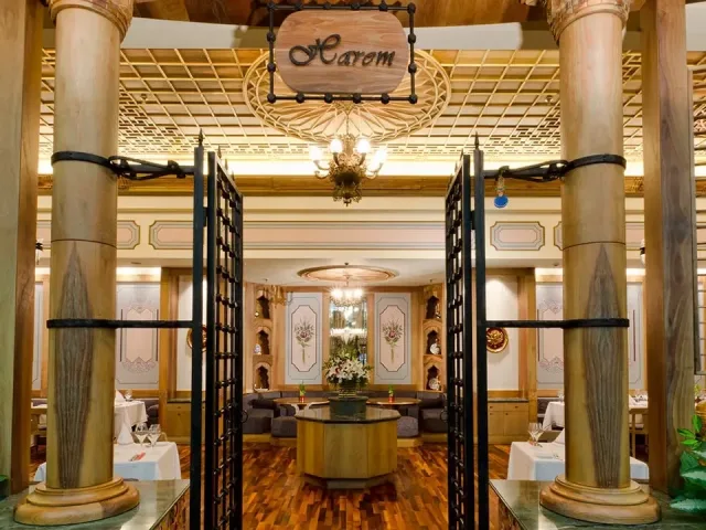 Restaurants, Cafés & Bars