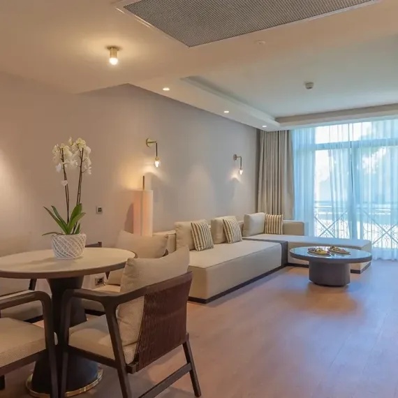 Gloria Villa image 5 of 5