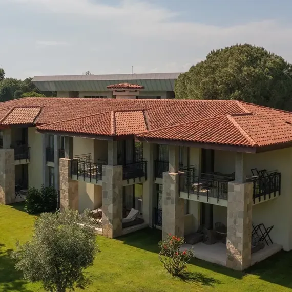 Gloria Villa image 1 of 5