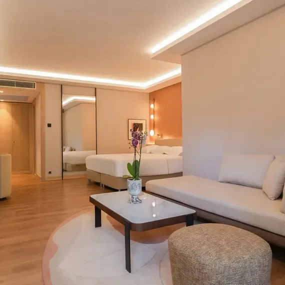 Junior Suite image 4 of 5