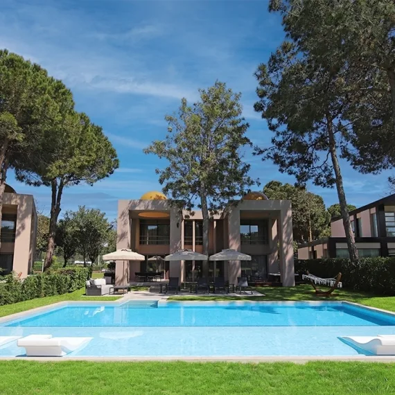 King & Queen Villas image 2 of 5