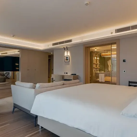 King Suite image 2 of 5