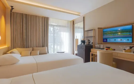 Gloria golf main building standard room twin 02
