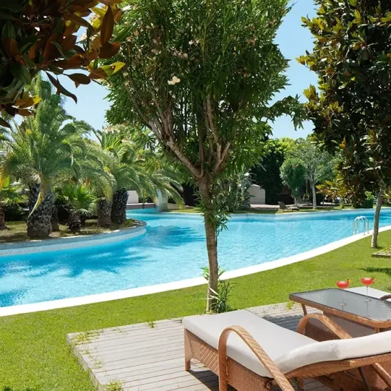 Pool Villa image 4 of 5