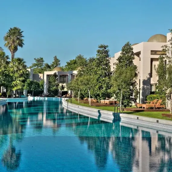 Pool Villa image 2 of 5