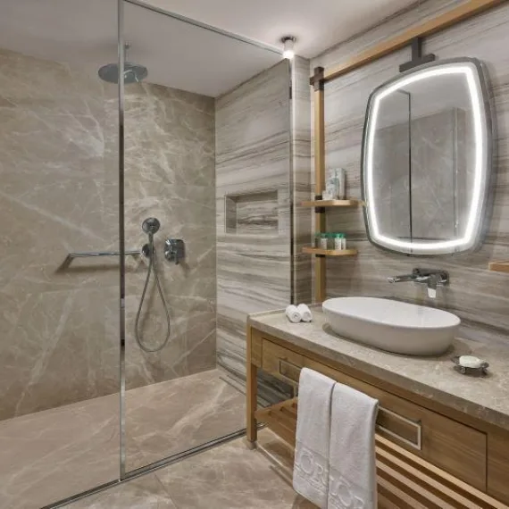 Superior Sea View Room image 3 of 4