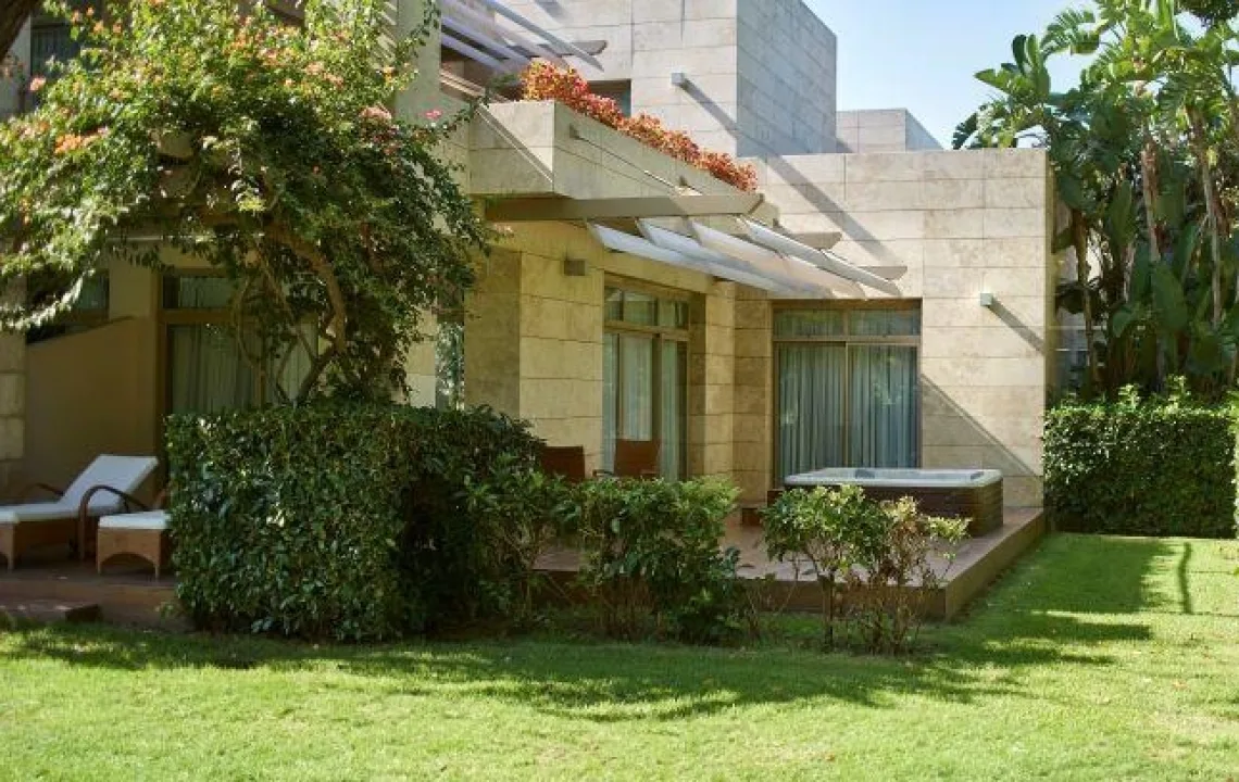 Gloria Serenity Suite 12