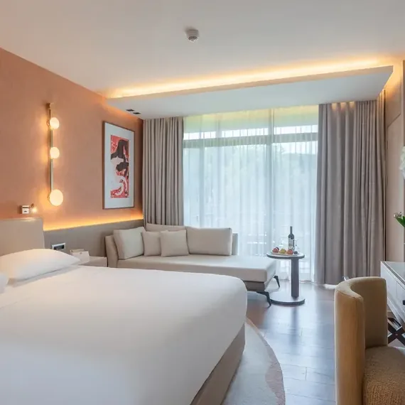 Garden Standard Room image 2 of 5