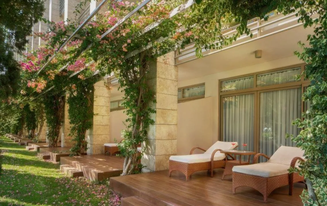 Gloria Serenity Superior Laguna Room new 2