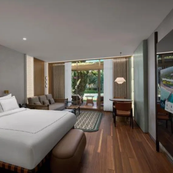 Superior Laguna Room image 1 of 5