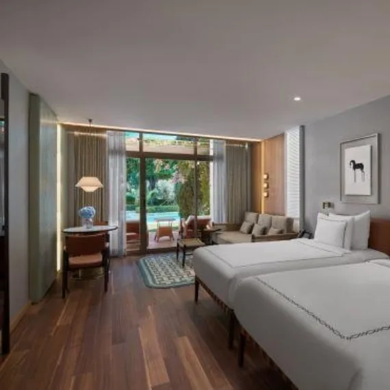 Superior Laguna Room image 3 of 5